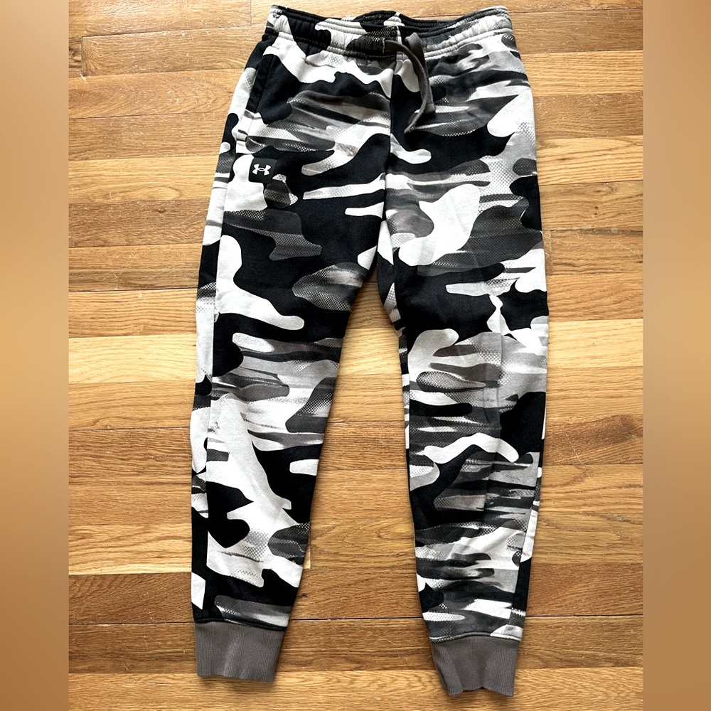 Under Armour Boys Camo Sweatpants Gray Black White Size Youth Medium